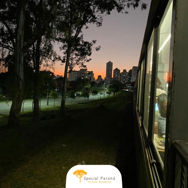 Trem Pôr do Sol Completo Turístico - imagem 2